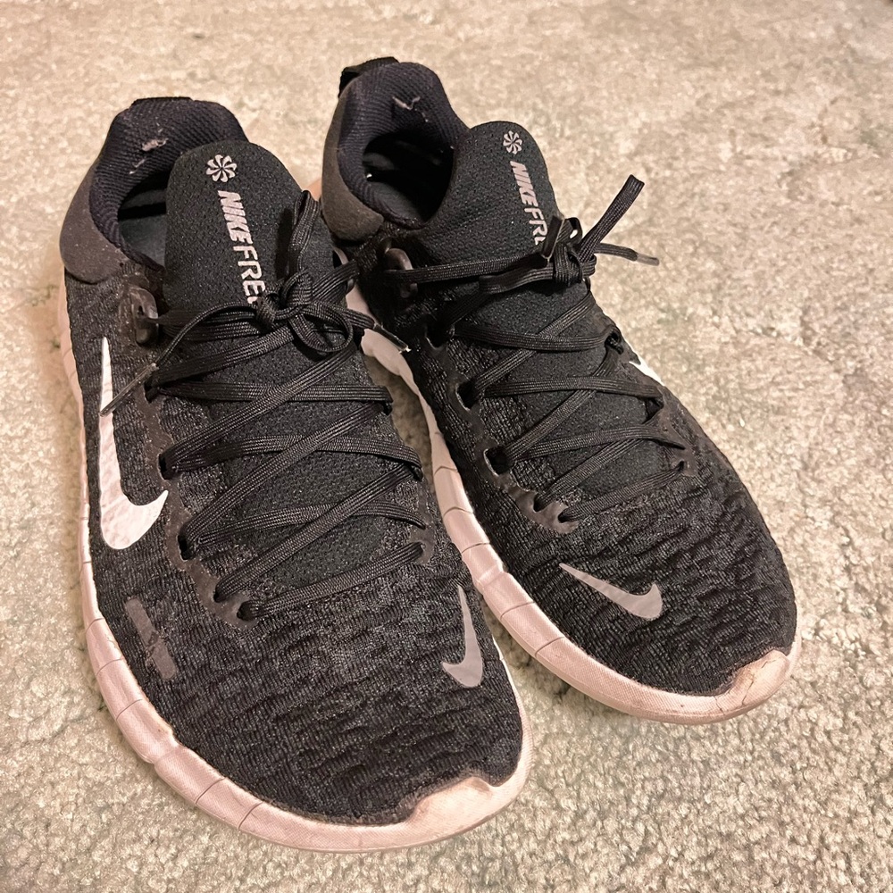 Nike Black and White Running Shoes